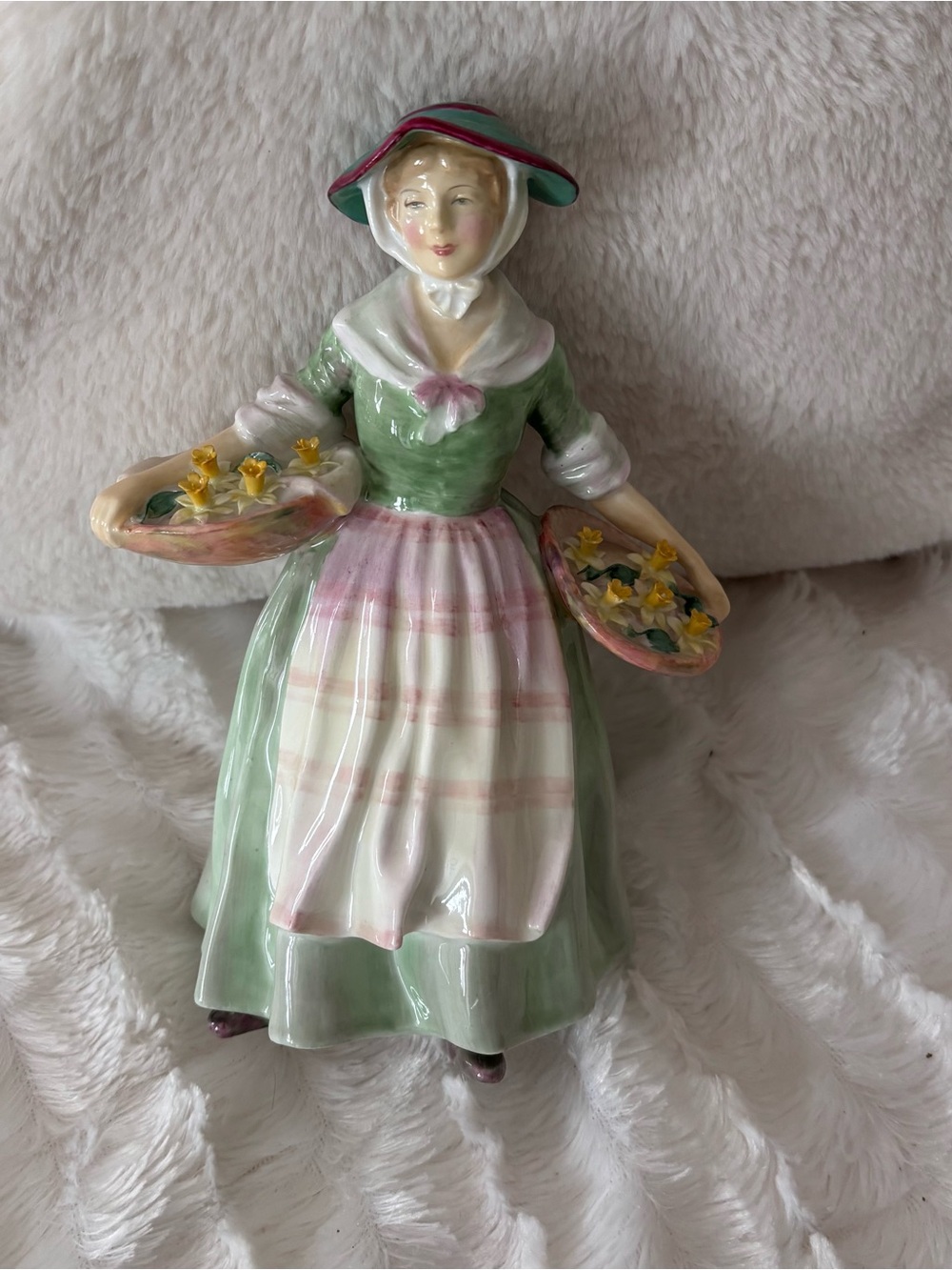 Royal Doulton Figurine Daffy Down Dilly HN1712 8 Inch Height
